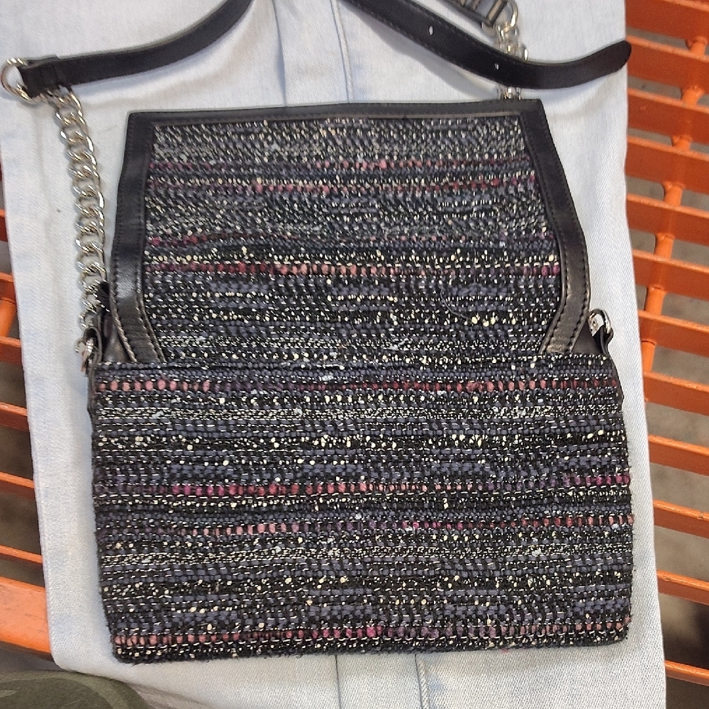 Elegant Black and Silver Crossbody Bag - Picture 6 of 7
